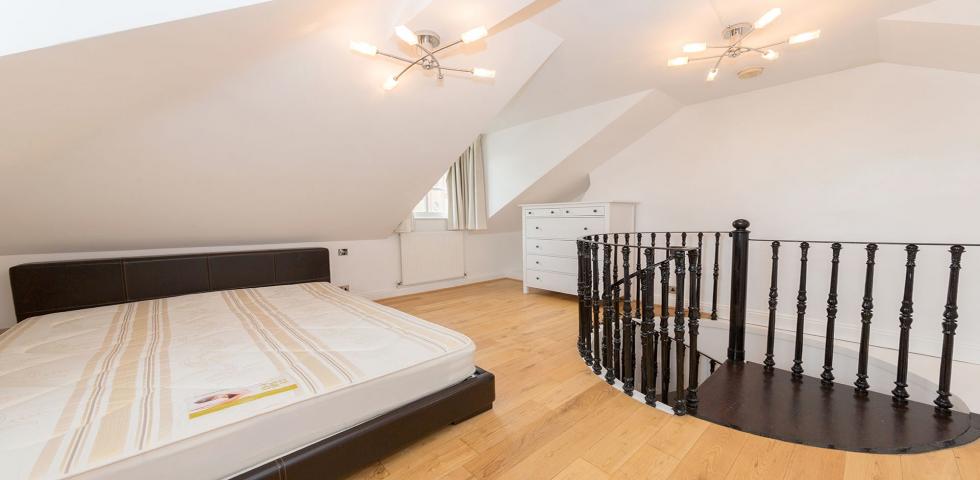 			1 Bedroom, 1 bath, 1 reception Apartment			 Fulham Road, CHELSEA